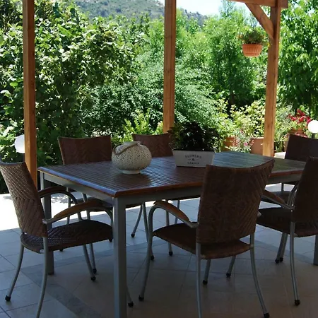 Grandmum's Counrty House /faliraki