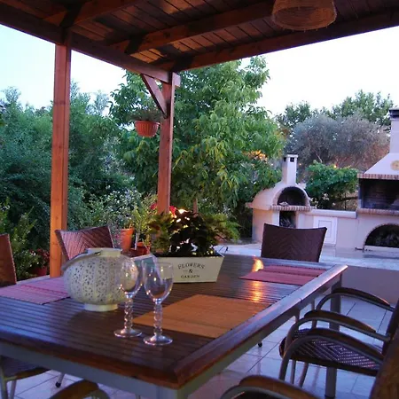 Grandmum's Counrty House /faliraki